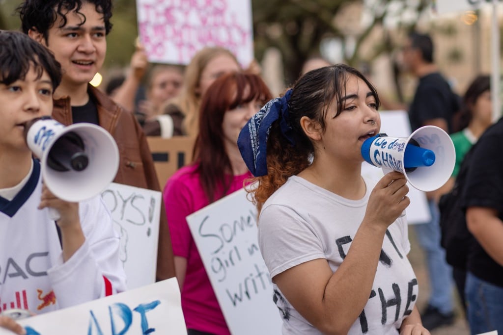 Estudiantes apoyo inmigrantes