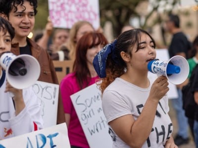Estudiantes apoyo inmigrantes