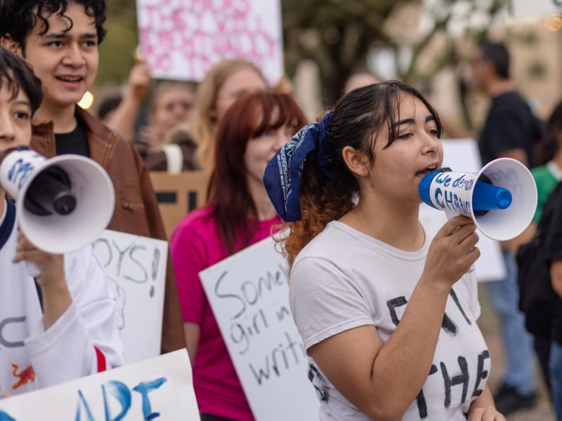 Estudiantes apoyo inmigrantes