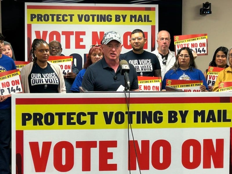 Mark Kelly Senador