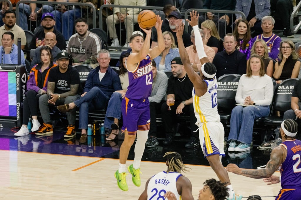 Phoenix Suns obtuvieron su primer triunfo de la temporada en su partido inaugural en casa. 